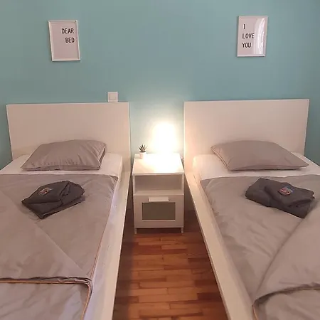 2 * نيوس مارماراس